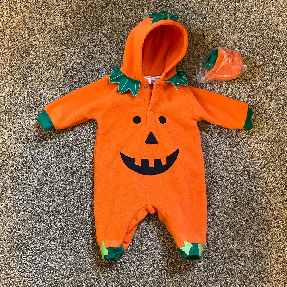 Fleece Orange Pumpkin Costume for your new Baby! Halloween Costume.